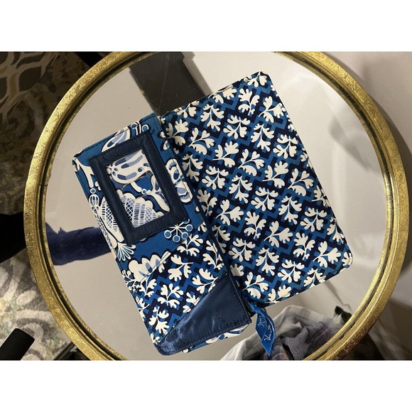 Vera Bradley Blue Paisley Bifold Wallet #89-B - Picture 2 of 3